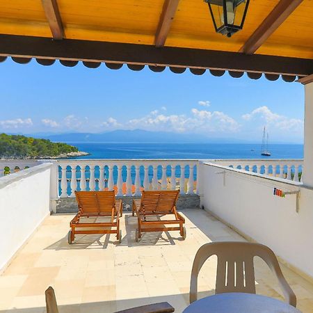 Апартаменты Vista Mare Faros Гайос Экстерьер фото